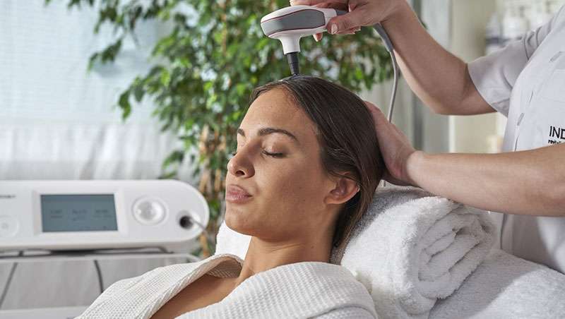 Tratamientos capilares de última generación (melatonina capilar, terapia de luz LED, PRP): ¿funcionan? Costos y resultados